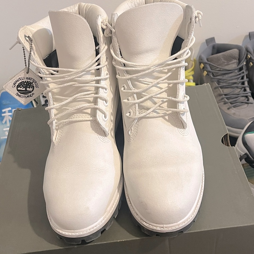 White timberlands with box